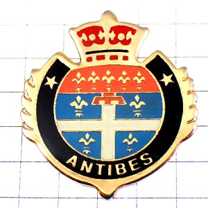 ピンバッジ・アンティーブ白い十字と百合の紋章 ANTIBES FRANCE