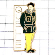 ピンバッジ・冬物ジャケットを着た男 QUELLE GERMANY ピンバッジ・冬物ジャケットを着た男 QUELLE GERMANY