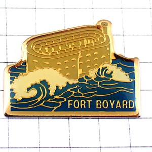 ピンバッジ・フォールボワヤール砦ボルドー海の中の建物 FORT-BOYARD VENDEE FRANCE