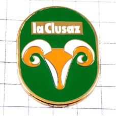ピンバッジ・大きな巻き角の羊ヒツジ LA-CLUSAZ MOUFFLON ALPS FRANCE