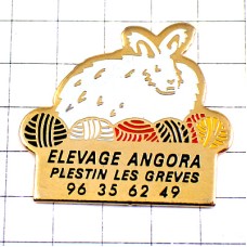 ピンバッジ・アンゴラ白ウサギ兎と毛糸玉いろいろ ANGORA RABBIT FRANCE