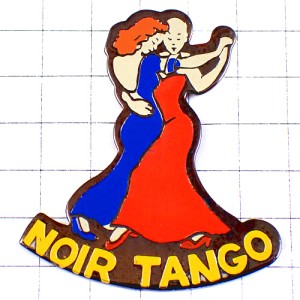 ピンバッジ・タンゴを踊る二人青と赤のドレスの女性ダンサー社交ダンス NOIR-TANGO TANGO-NOIR TANGO