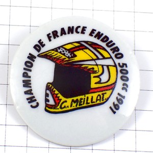 ピンバッジ・レース仕様ヘルメット黄色バイク二輪オートバイ LIMOGES PORCELAINE HELMET ENDURO CHAMPION-DE-FRANCE