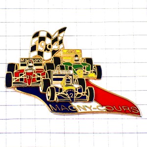 ピンバッジ・マニクールF1サーキット３台の車レース場 CIRCUIT MAGNY-COURS FRANCE
