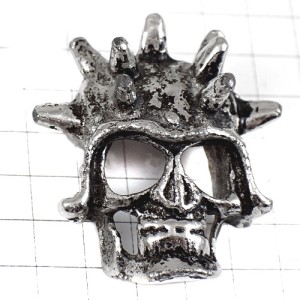 ピンバッジ・銀色ドクロ骨トゲトゲのスカル骸骨ピューター製 SKULL HARD-ROCK HEAVY-METAL BIKER