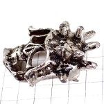 ピンバッジ・銀色ドクロ骨トゲトゲのスカル骸骨ピューター製 SKULL HARD-ROCK HEAVY-METAL BIKER