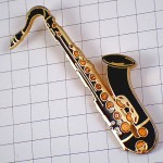 ピンバッジ・黒いサックス音楽サクソフォン楽器 SAXOPHONE