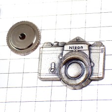 ピンバッジ・ニコンFカメラ写真一眼レフ撮影シルバー銀色 NIKON NIKON-F JAPAN