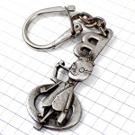 キーホルダー・パイプ煙草のムッシュー眼鏡の男アルファベットＢとＳ銀色シルバー