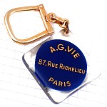 キーホルダー・立ち止まる紋章ブルボン社製 AG-VIE PARIS FRANCE