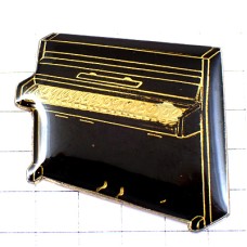 ピンバッジ・アップライト黒いピアノ音楽ミュージック楽器 BLACK PIANO