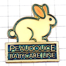 ピンバッジ・うさぎ白いウサギ兎 PEAUDOUCE RABBIT FRANCE ピンバッジ・うさぎ白いウサギ兎 PEAUDOUCE RABBIT FRANCE