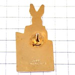 ピンバッジ・白ウサギのギャルソン給仕うさぎ蝶ネクタイ兎カフェ CAFE-JAMY FRANCE