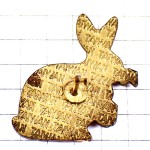 ピンバッジ・茶色いウサギ兎