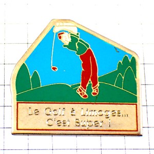 ピンバッジ・ゴルファー選手クラブを振り回すゴルフ場グリーン