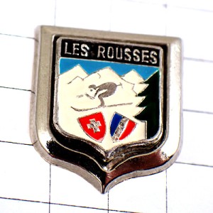 ピンバッジ・スキーヤーの紋章アルプスの雪山レルース ピンバッジ・スキーヤーの紋章アルプスの雪山レルース