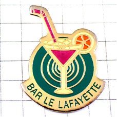 ピンバッジ・ピンク色のカクテル酒ストローレモン ピンバッジ・ピンク色のカクテル酒ストローレモン