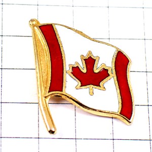 ピンバッジ・はためくカナダ国旗カエデ赤い楓の葉っぱ