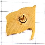 ピンバッジ・はためくカナダ国旗カエデ赤い楓の葉っぱ