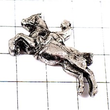 ピンバッジ・馬に乗って走る競馬の騎手シルバー銀色 CAVALIER HORSE FRANCE ピンバッジ・馬に乗って走る競馬の騎手シルバー銀色 CAVALIER HORSE FRANCE