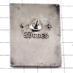 ピンバッジ・ランナー優勝１番シルバー銀色 ATHLON PODIUM FRANCE