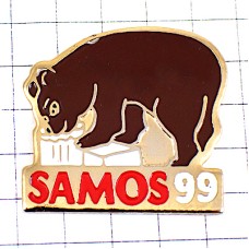 ピンバッジ・チーズを食べる茶色いクマ熊 CHEESE SAMOS99 FRANCE ピンバッジ・チーズを食べる茶色いクマ熊 CHEESE SAMOS99 FRANCE