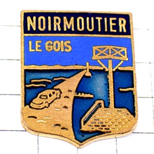 ピンバッジ・紋章ノワールムティエ島を渡る車と橋 ROAD NOIRMOUTIER ISLAND VENDEE FRANCE