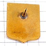 ピンバッジ・紋章ノワールムティエ島を渡る車と橋 ROAD NOIRMOUTIER ISLAND VENDEE FRANCE