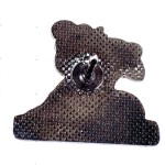 ピンバッジ・熊のぬいぐるみ赤い蝶ネクタイ