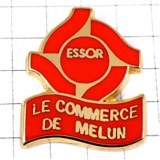 ピンバッジ・エソール赤い線に囲まれた丸 ESSOR-MELUN FRANCE