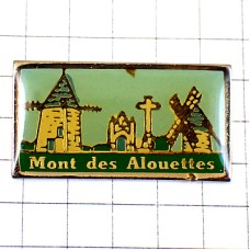 ピンバッジ・粉挽き風車小屋や十字 MONT-DES-ALOUETTES VENDEE FRANCE ピンバッジ・粉挽き風車小屋や十字 MONT-DES-ALOUETTES VENDEE FRANCE