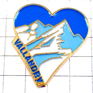 ピンバッジ・雪山ブルー青いハート
