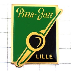 ピンバッジ・ピザ屋さんジャズ音楽サックス楽器サクソフォン PIZZA LILLE SAXOPHONE FRANCE