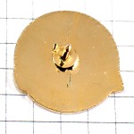 ピンバッジ・ゴルフ球クラブ緑グリーン青白赤トリコロールのリボン