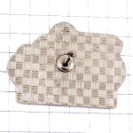 ピンバッジ・トータル石油の給油機と液体くん TOTAL FRANCE