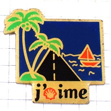 ピンバッジ・赤いヨットとやしの木ボート帆船シェル石油 SHELL ENGLAND