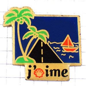 ピンバッジ・赤いヨットとやしの木ボート帆船シェル石油 SHELL ENGLAND