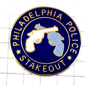 ピンバッジ・フィラデルフィア拳銃２丁ポリス警察ピストル張り込み