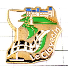 ピンバッジ・ワイングラス葡萄酒ブルー青い屋根の城 ピンバッジ・ワイングラス葡萄酒ブルー青い屋根の城