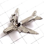ピンバッジ・飛行機シルバー銀色立体型