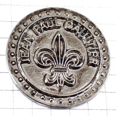 ピンバッジ・ジャンポールゴルチエ百合の紋章 JEAN-PAUL-GAULTIER FRANCE ピンバッジ・ジャンポールゴルチエ百合の紋章 JEAN-PAUL-GAULTIER FRANCE