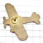 ピンバッジ・黄色い戦闘機ミリタリープロペラ飛行機