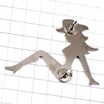 ピンバッジ・セクシーエロティック女の子シルバー銀色