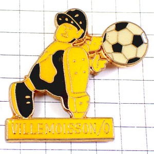 ピンバッジ・サッカー球ボール黄色い男の子
