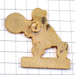 ピンバッジ・サッカー球ボール黄色い男の子