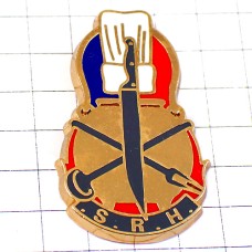 ピンバッジ・シェフ料理人コックさん帽子ナイフやフォークなど調理道具 SERVICE-DE-RESTAURATION-HOTELLERIE SRH FRANCE