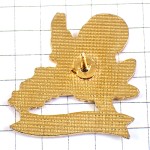 ピンバッジ・リス栗鼠とタネ種