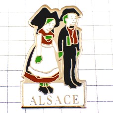 ピンバッジ・アルザスのカップル女の子男の子民族衣装 ALSACE FOLK ALSACIENNE FRANCE ピンバッジ・アルザスのカップル女の子男の子民族衣装 ALSACE FOLK ALSACIENNE FRANCE