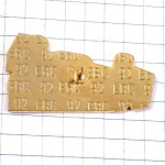 ピンバッジ・F1リジェの青い車エルフ石油レース仕様 LIGIER ELF