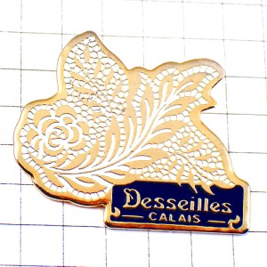 ピンバッジ・花のモチーフ装飾アールヌーヴォー風刺繍 DESSEILLES DENTELLE CALAIS FRANCE ピンバッジ・花のモチーフ装飾アールヌーヴォー風刺繍 DESSEILLES DENTELLE CALAIS FRANCE